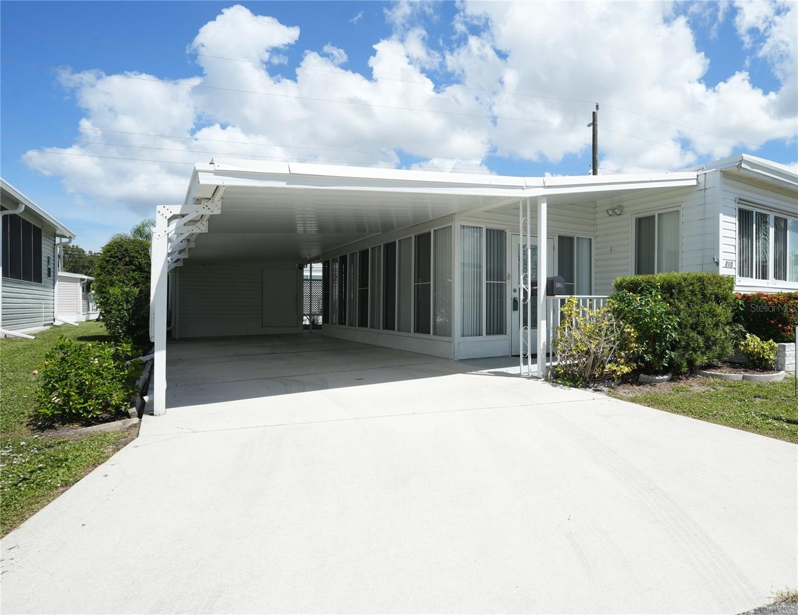 210 Southwinds Dr — photo
