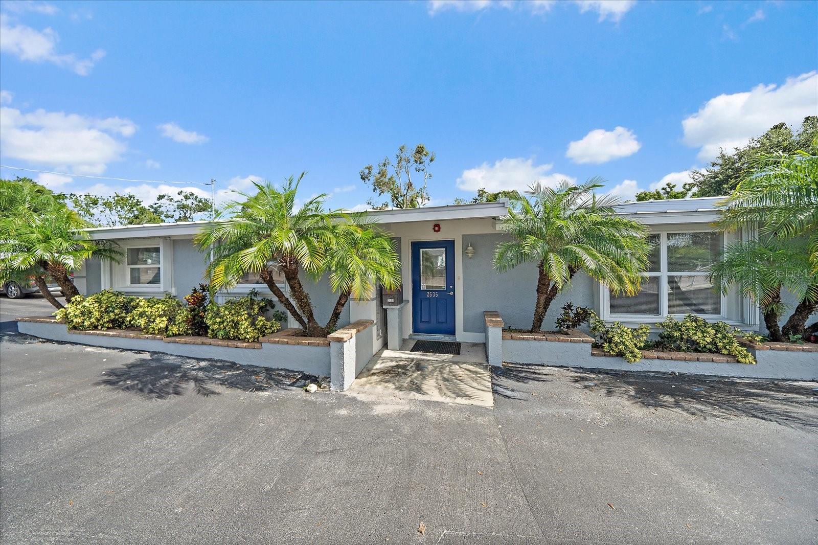 2535 Bee Ridge Rd — photo