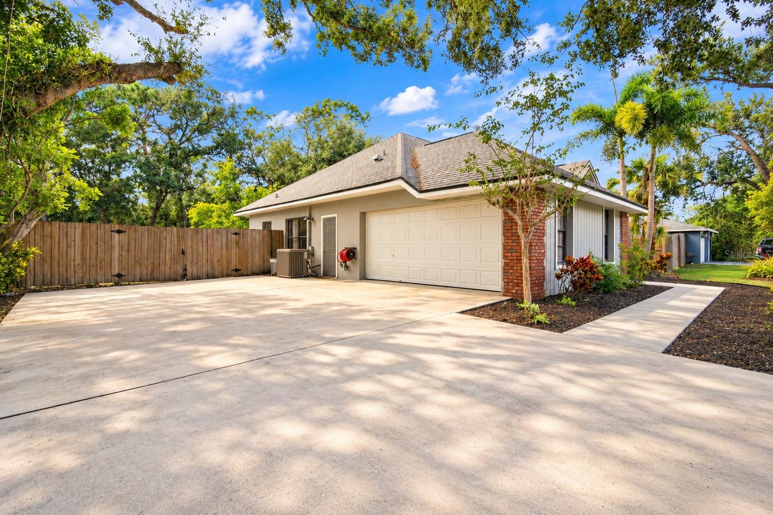 5914 99th St East, Bradenton, FL 34202 — photo 2