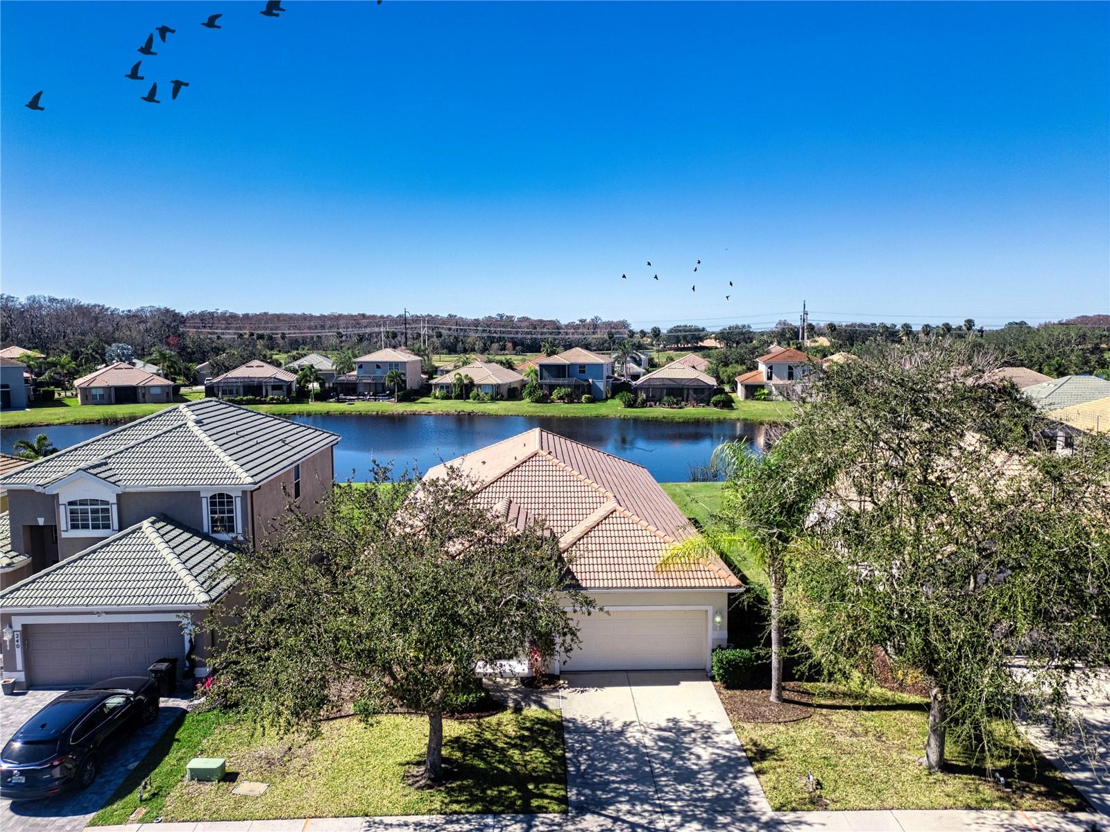 236 Golden Harbour Trl — photo