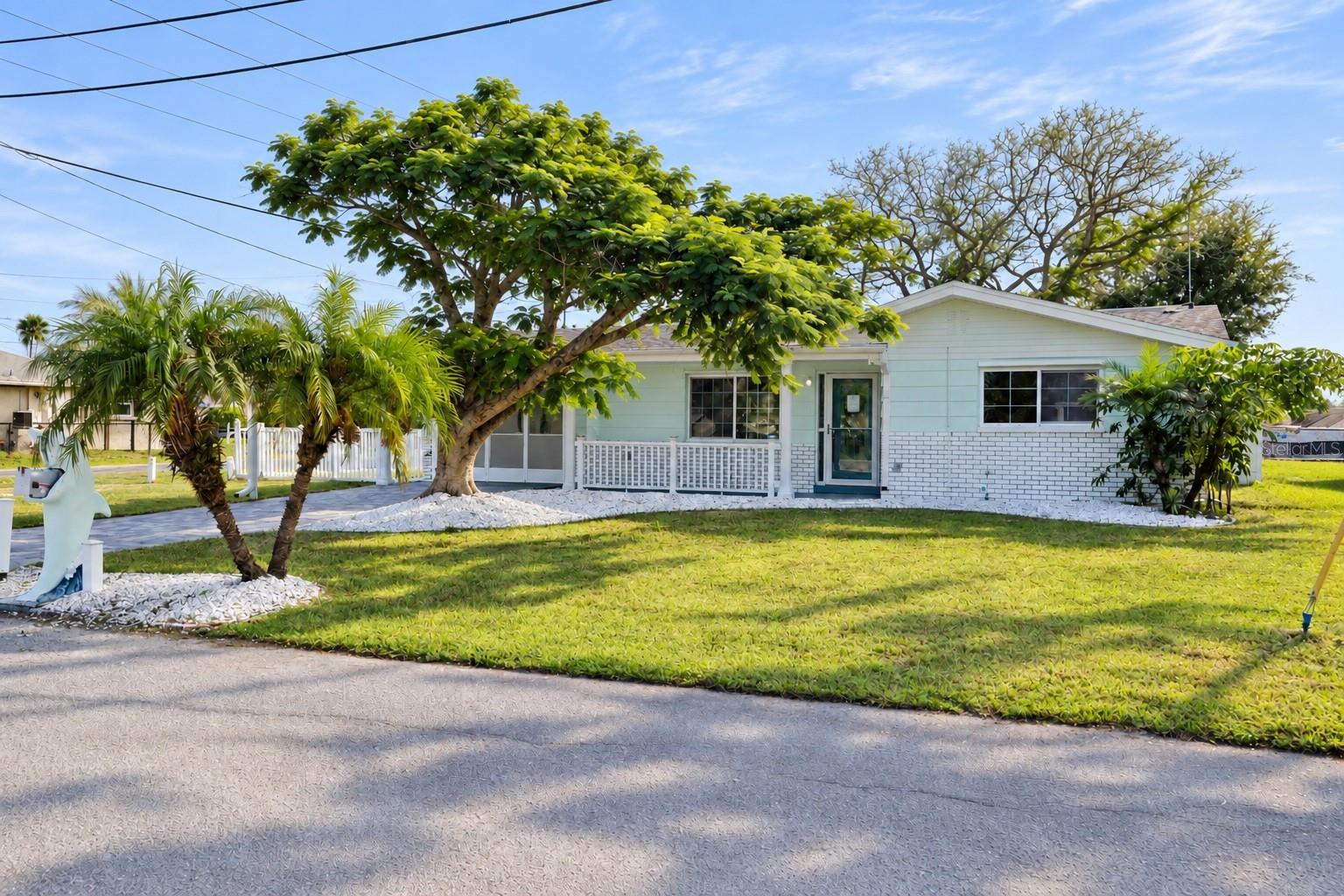 13716 Britton Dr — photo