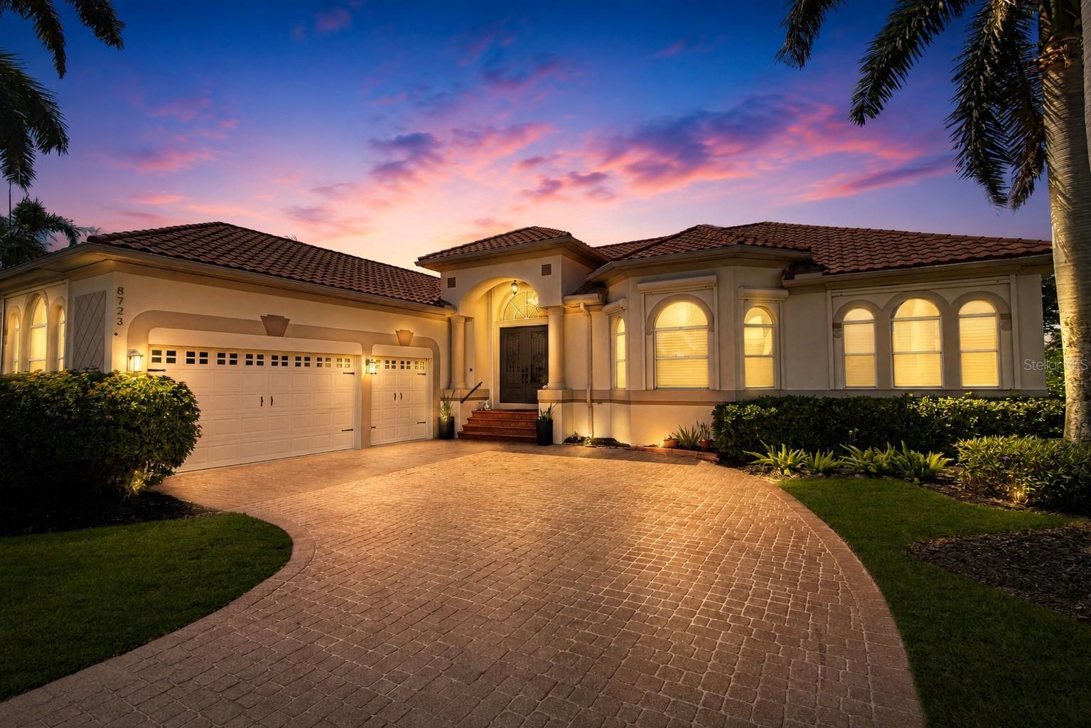 8723 S Lake Cir — photo