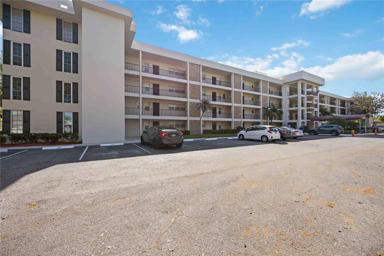 7461 W Country Club Dr N #207 — photo