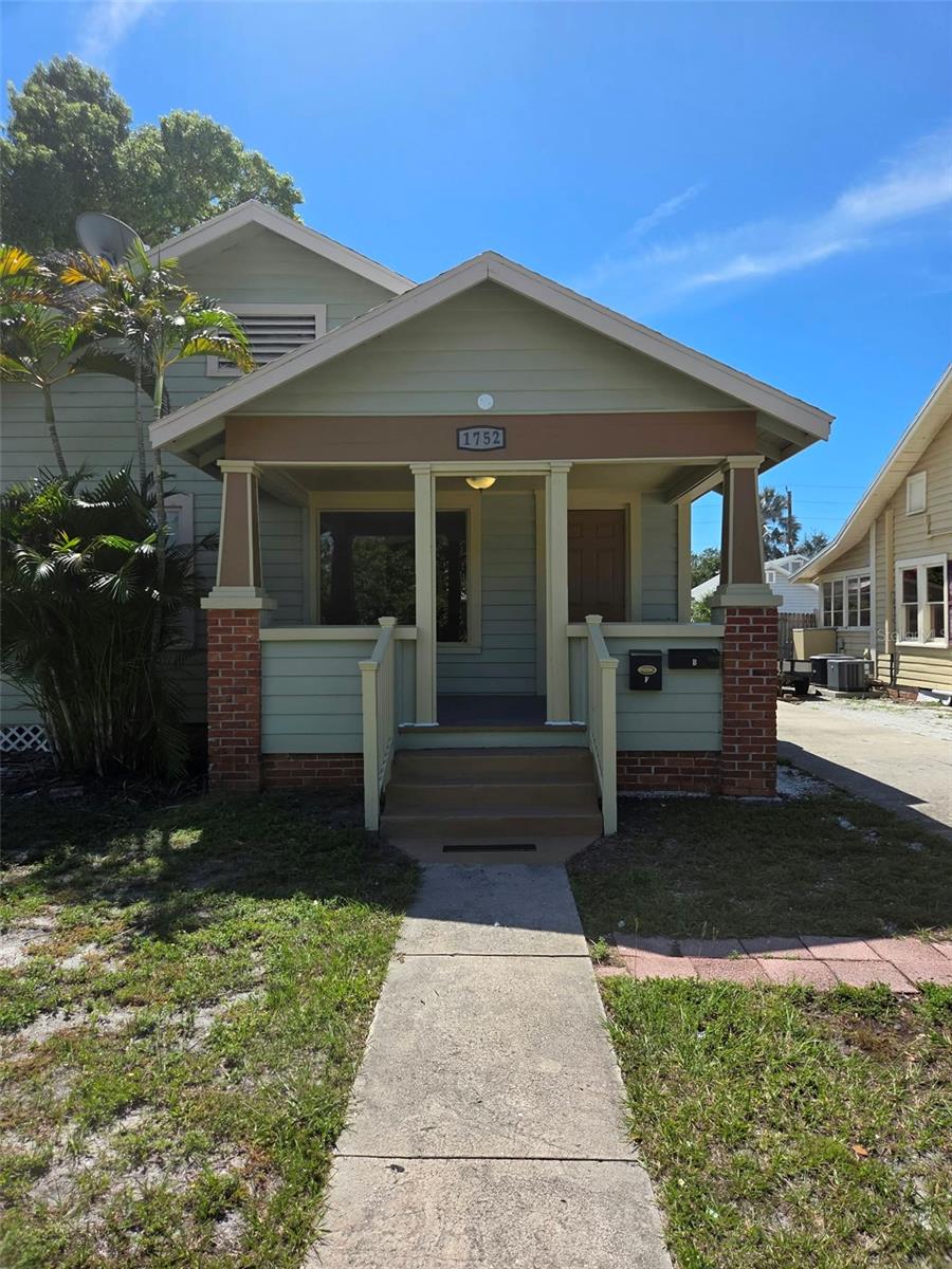 1752 4th St #Front — photo