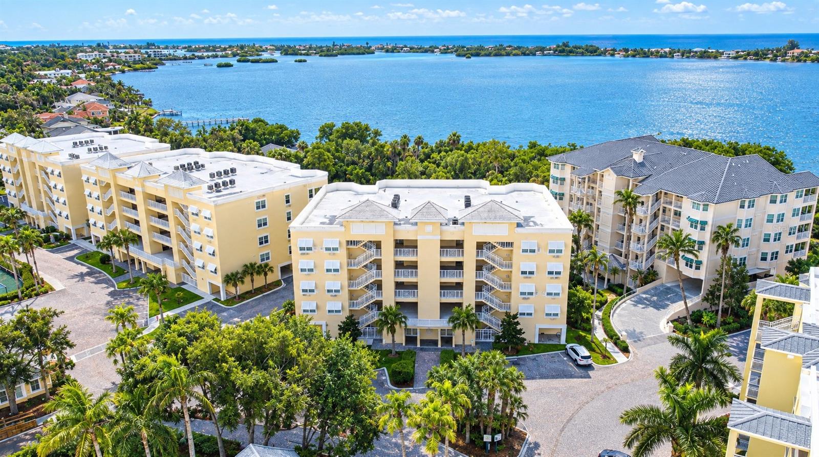 250 Hidden Bay Dr #302 — photo
