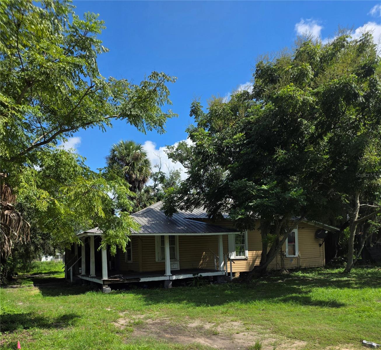 1352 SE Hillsborough Ave — photo