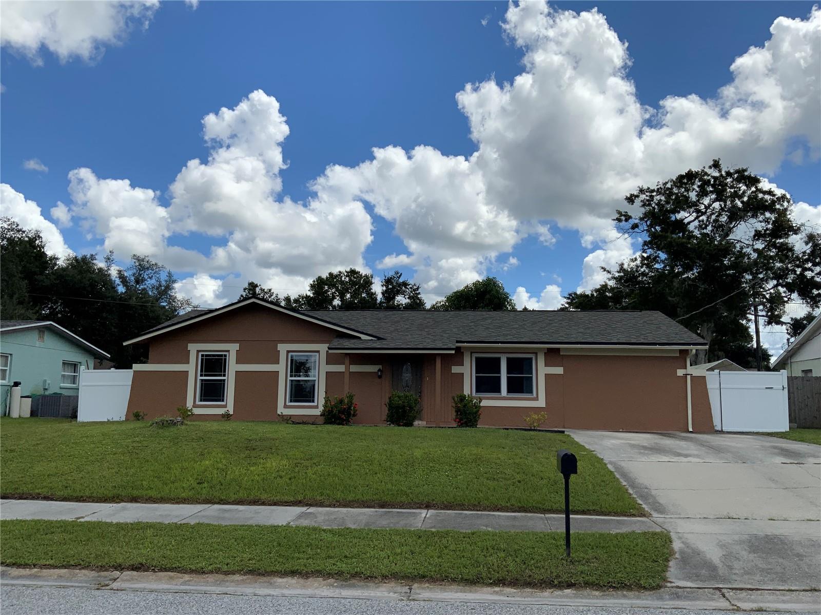 4011 Westminster Dr — photo
