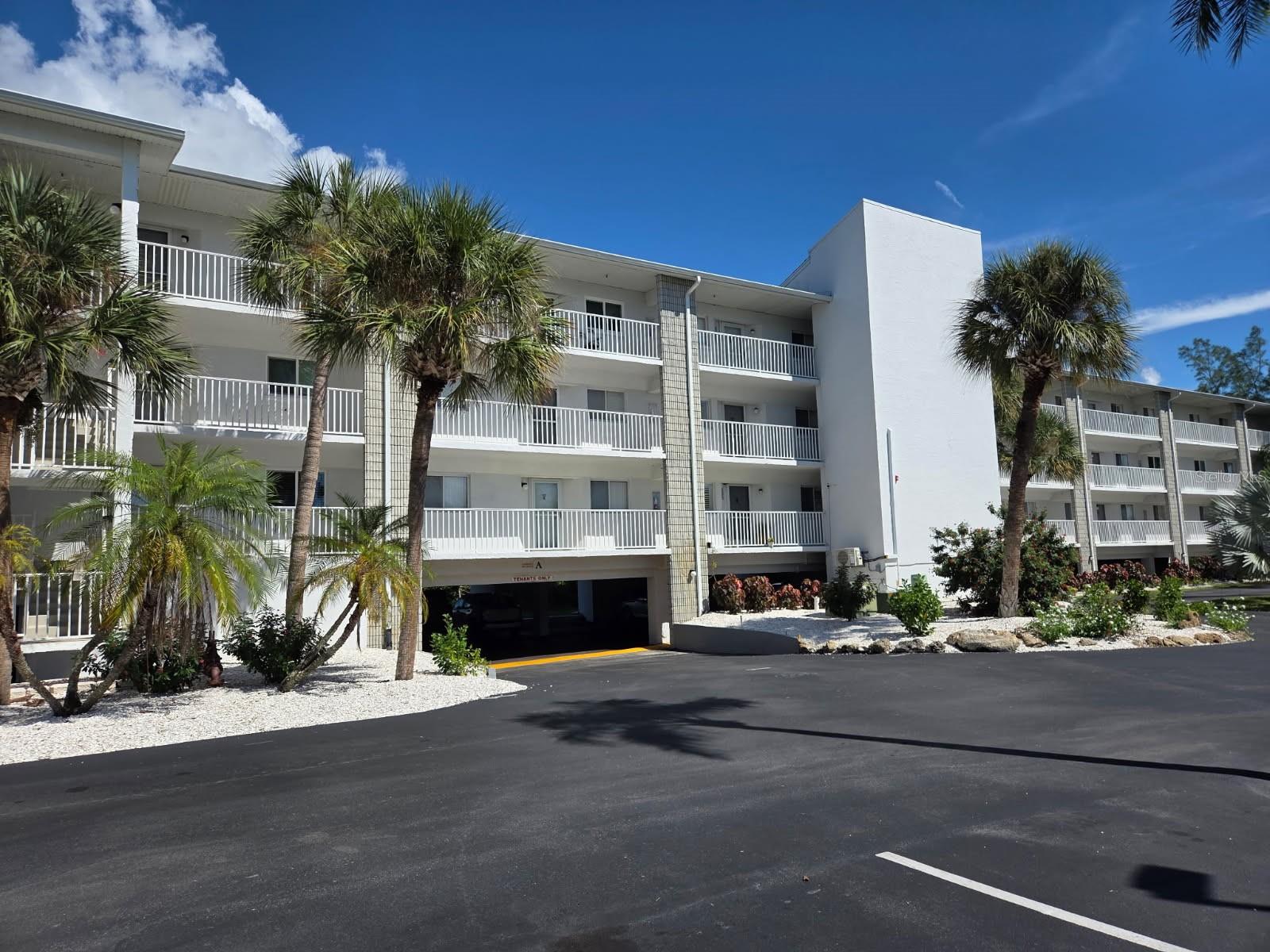 1401 S McCall Rd #203 — photo