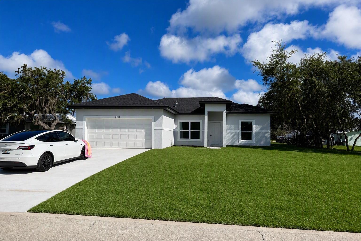 3061 Oleander Dr — photo