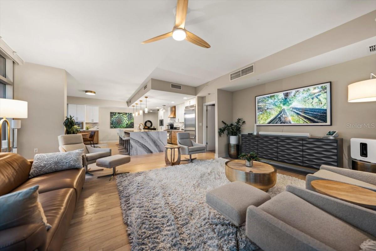 1120 E Kennedy Blvd #319 — photo