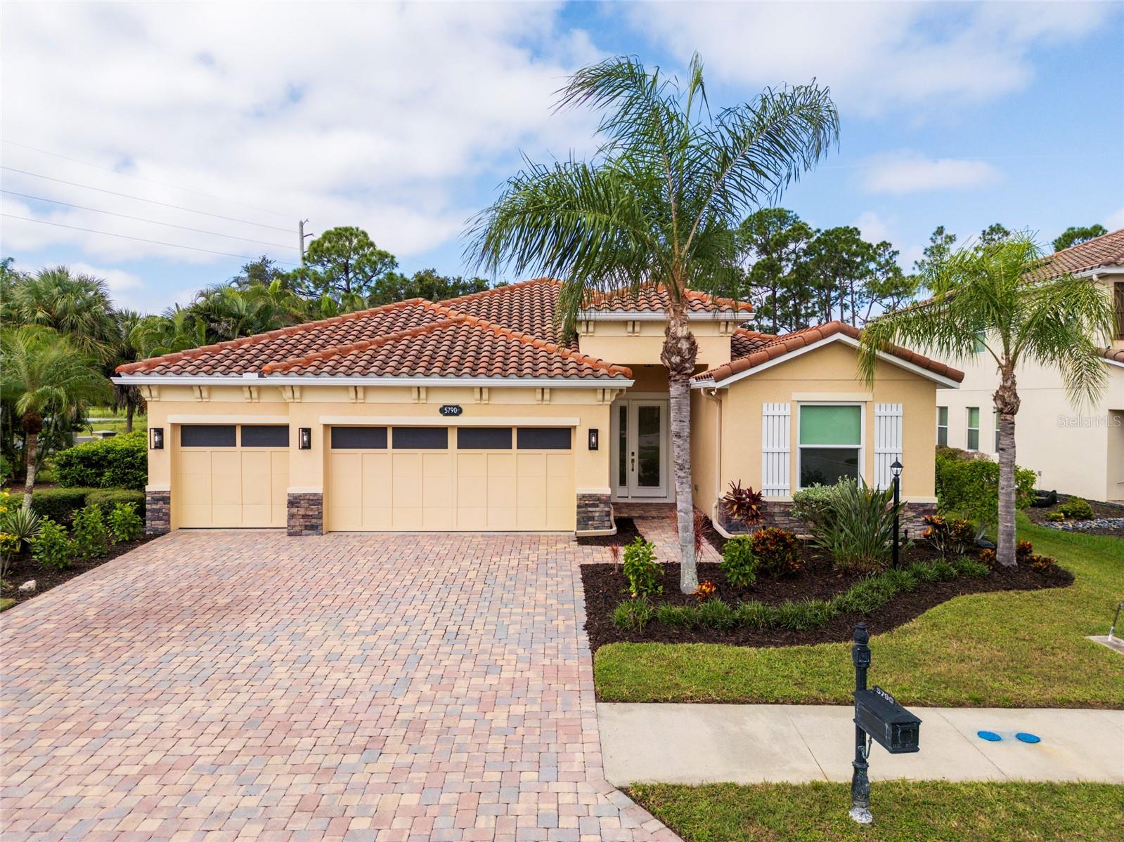 5790 Rock Dove Dr — photo