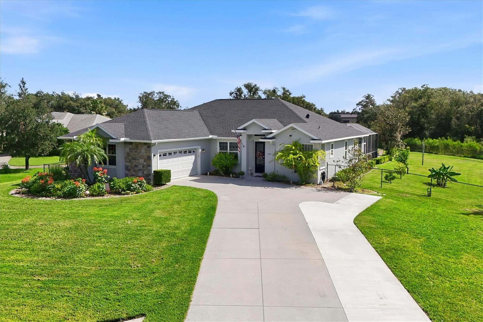 1753 Kingsdown Dr — photo