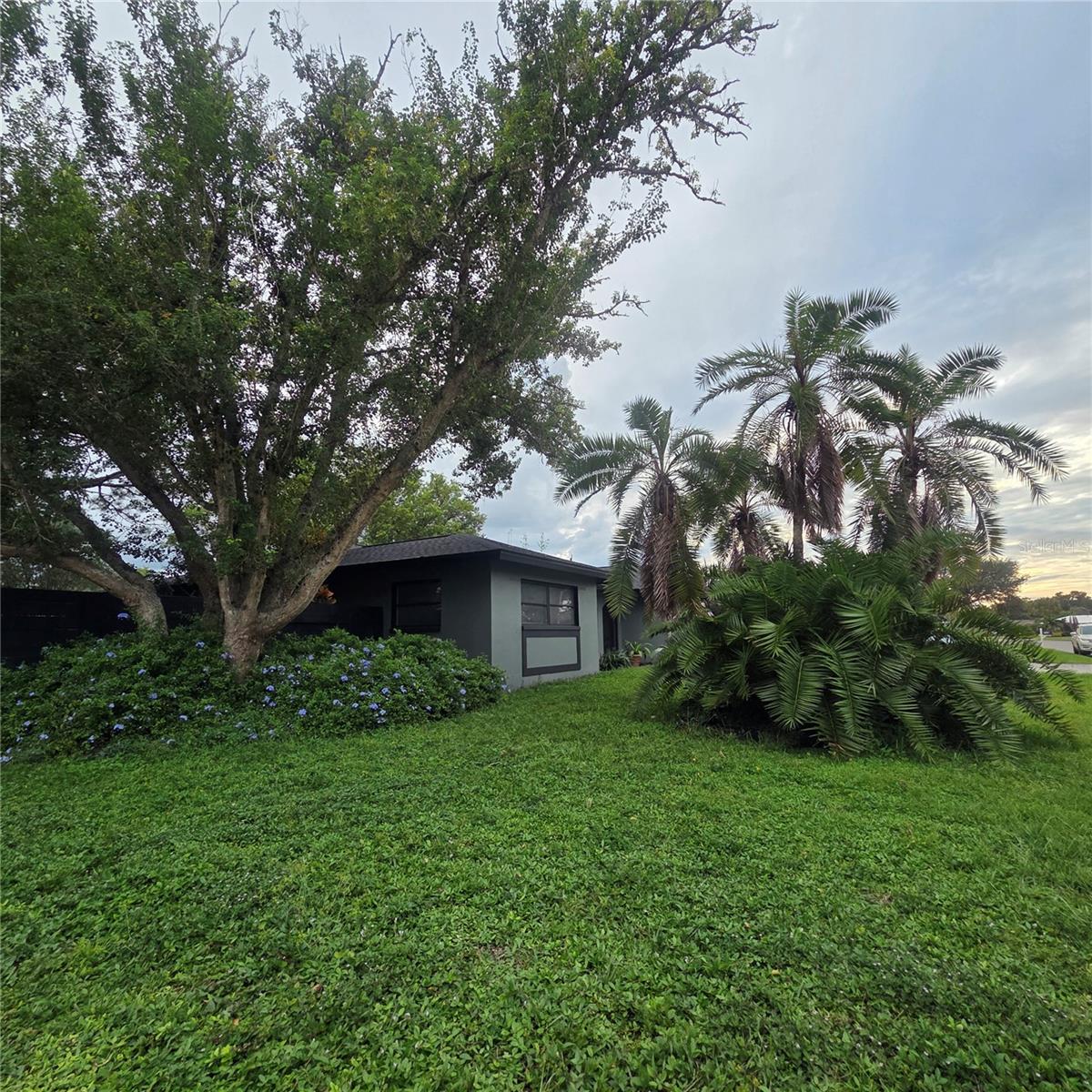1801 Mid Ocean Cir — photo