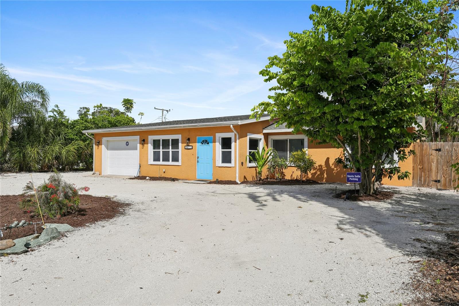 8479 Pinewood Rd — photo