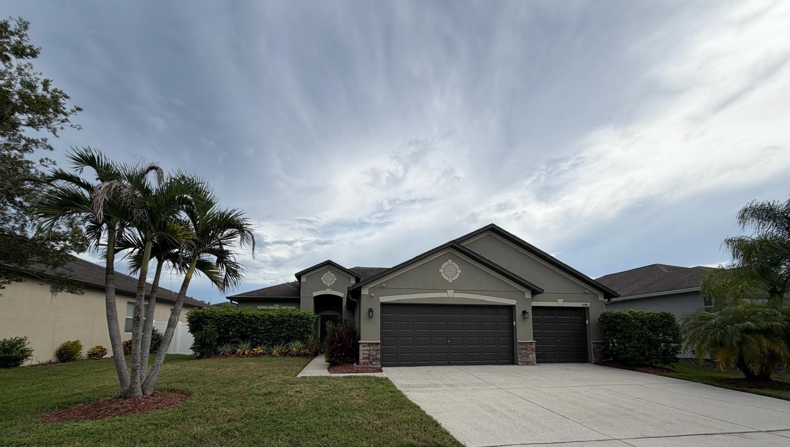 3748 Round Table Ct — photo