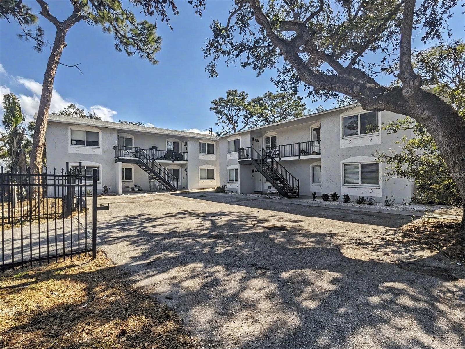 1090 Cocoanut Ave #5 — photo