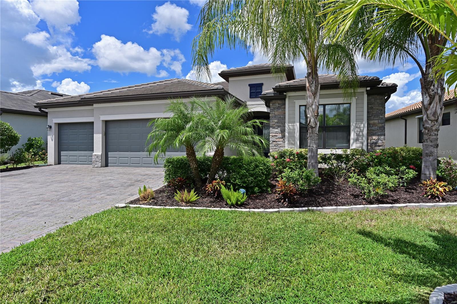 11525 Autumn Leaf Way — photo