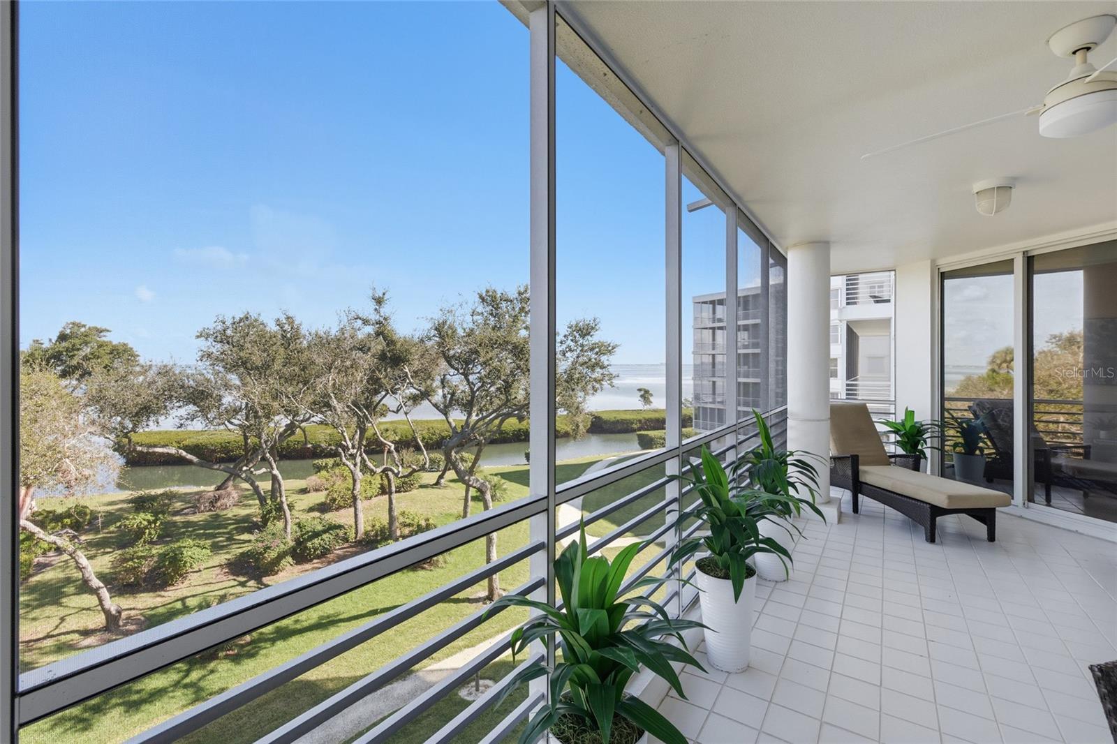 2550 Harbourside Dr #333 — photo