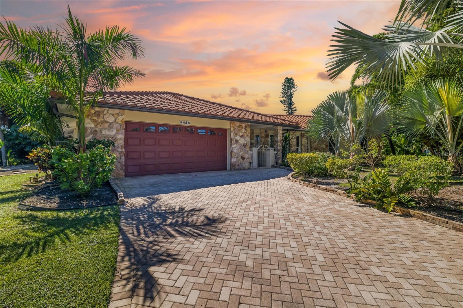 5456 Azure Way — photo