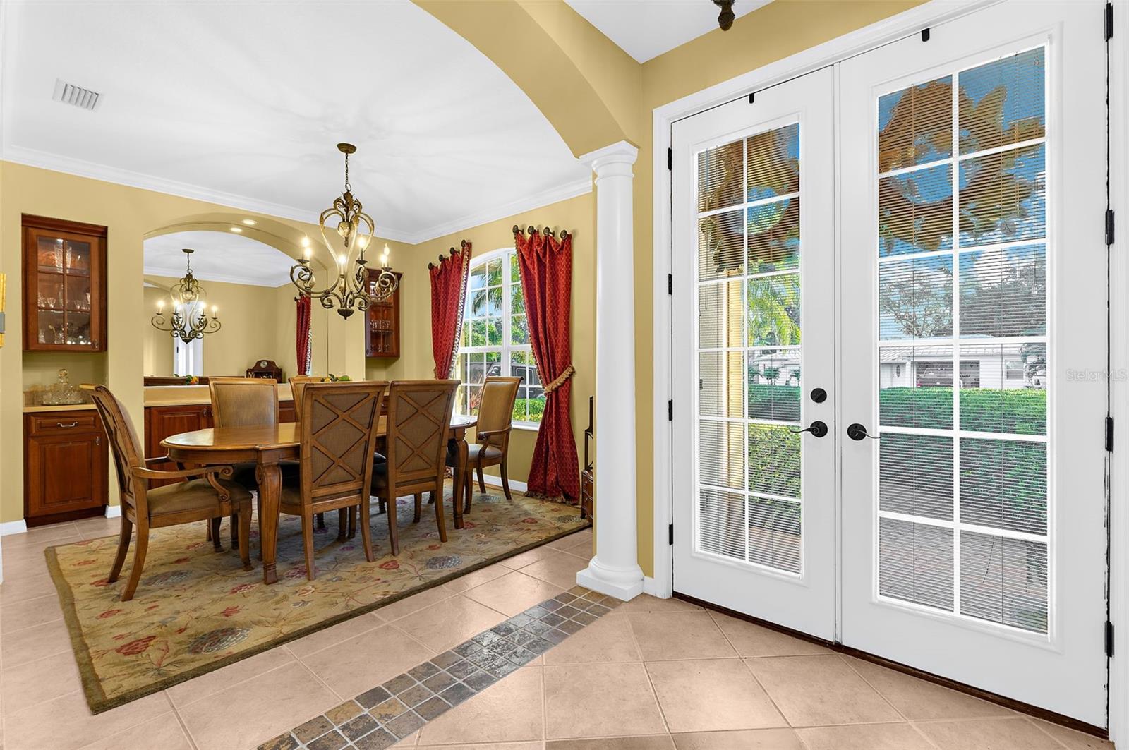 2524 Jefferson Circle, Sarasota, FL 34239 | Realty.com