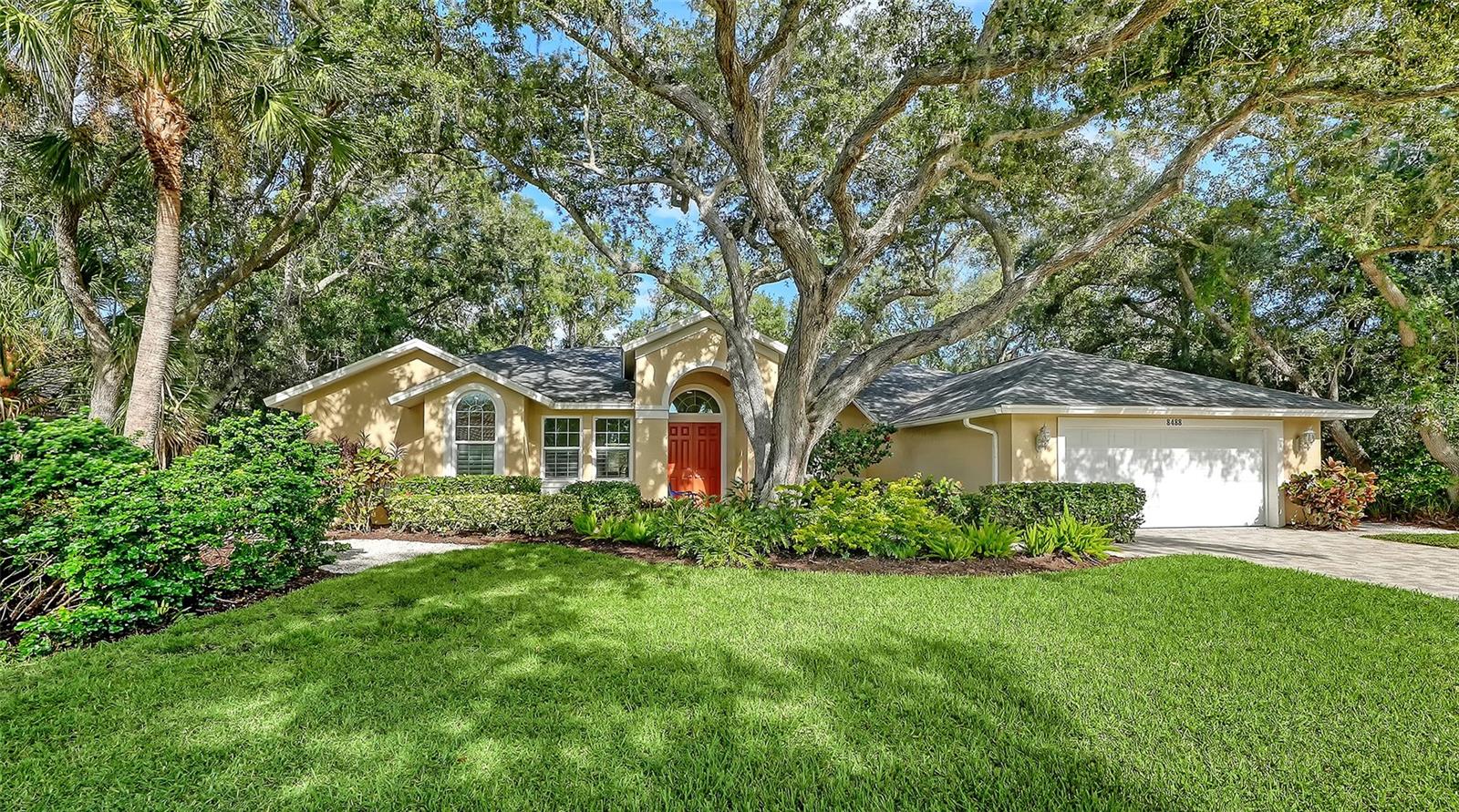 8488 Woodbriar Dr — photo