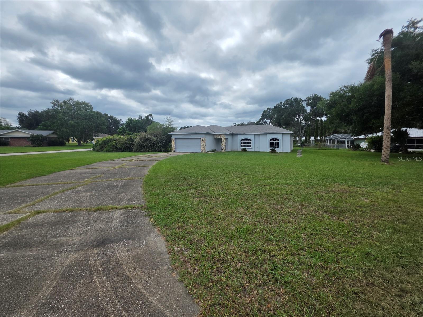 2936 S Circle Dr — photo
