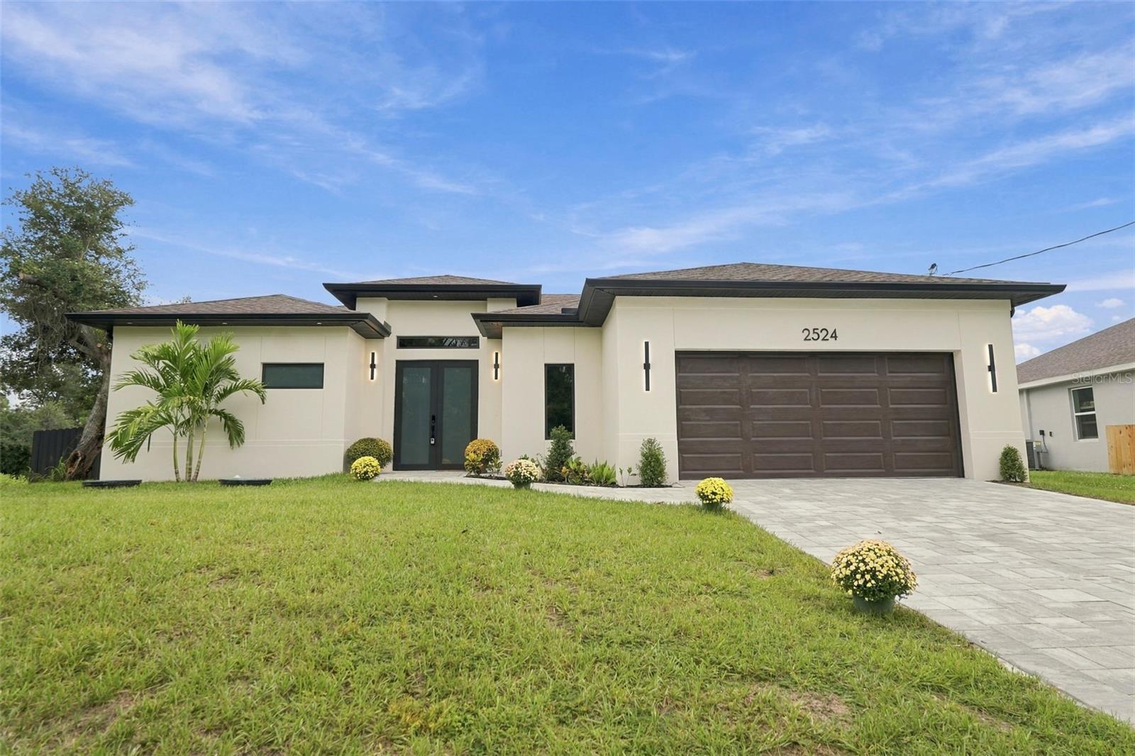 2524 Waller Rd — photo