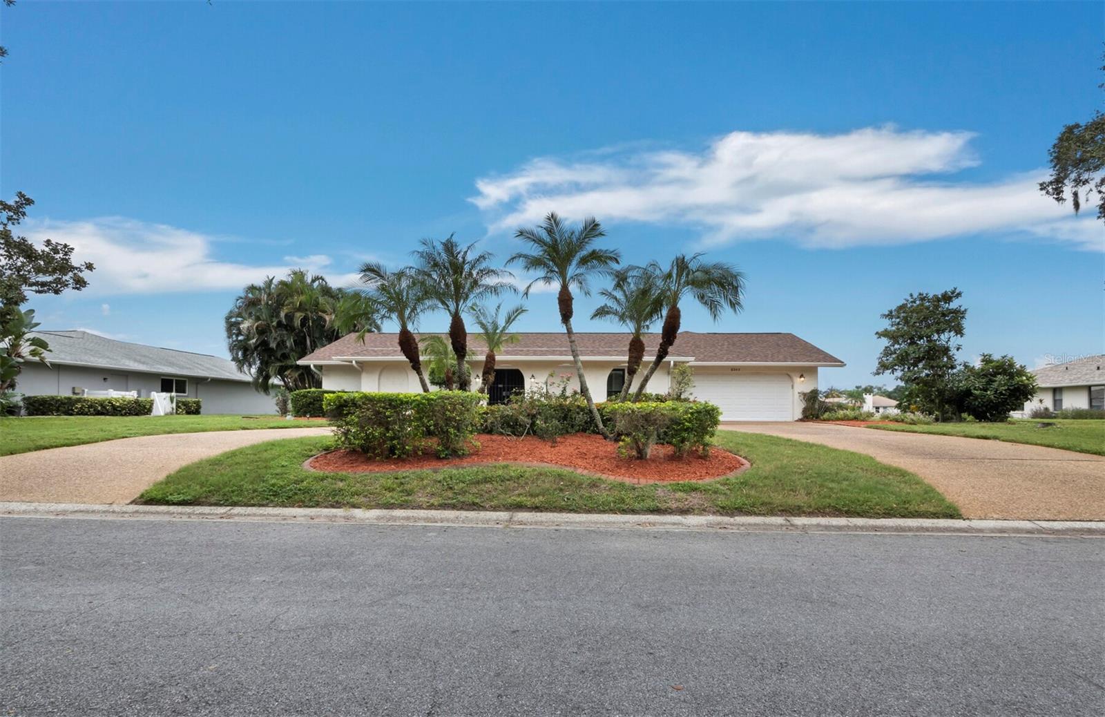 6945 Country Lakes Cir — photo