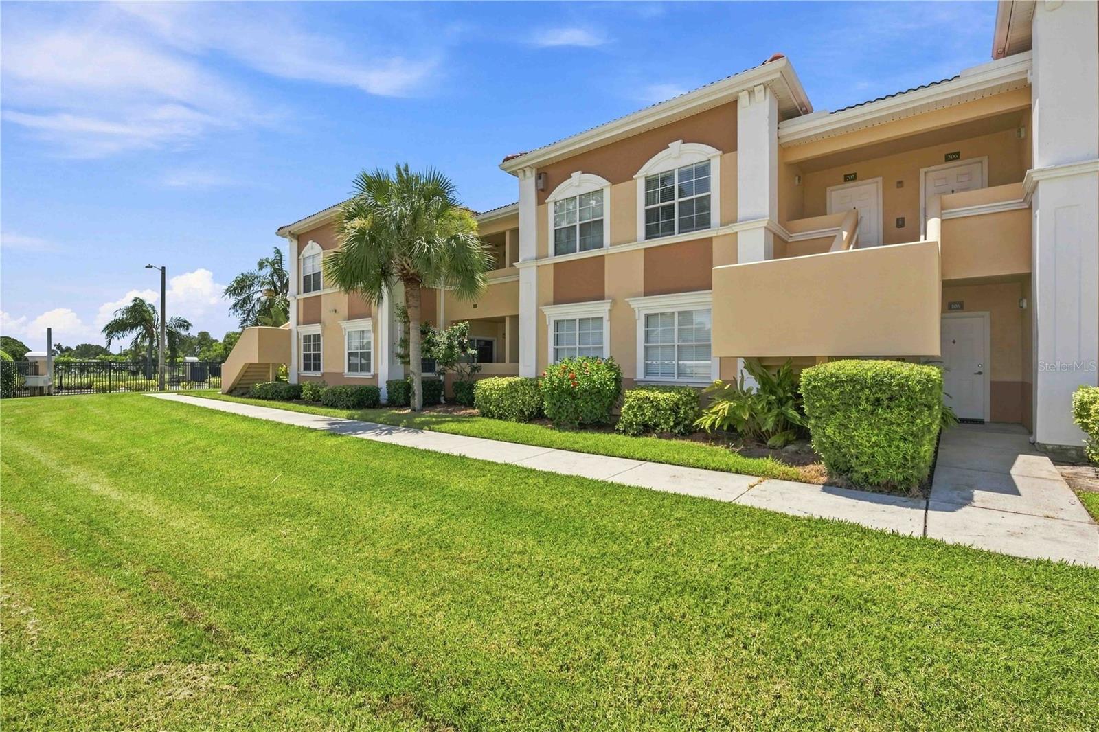 1195 Villagio Cir #206 — photo