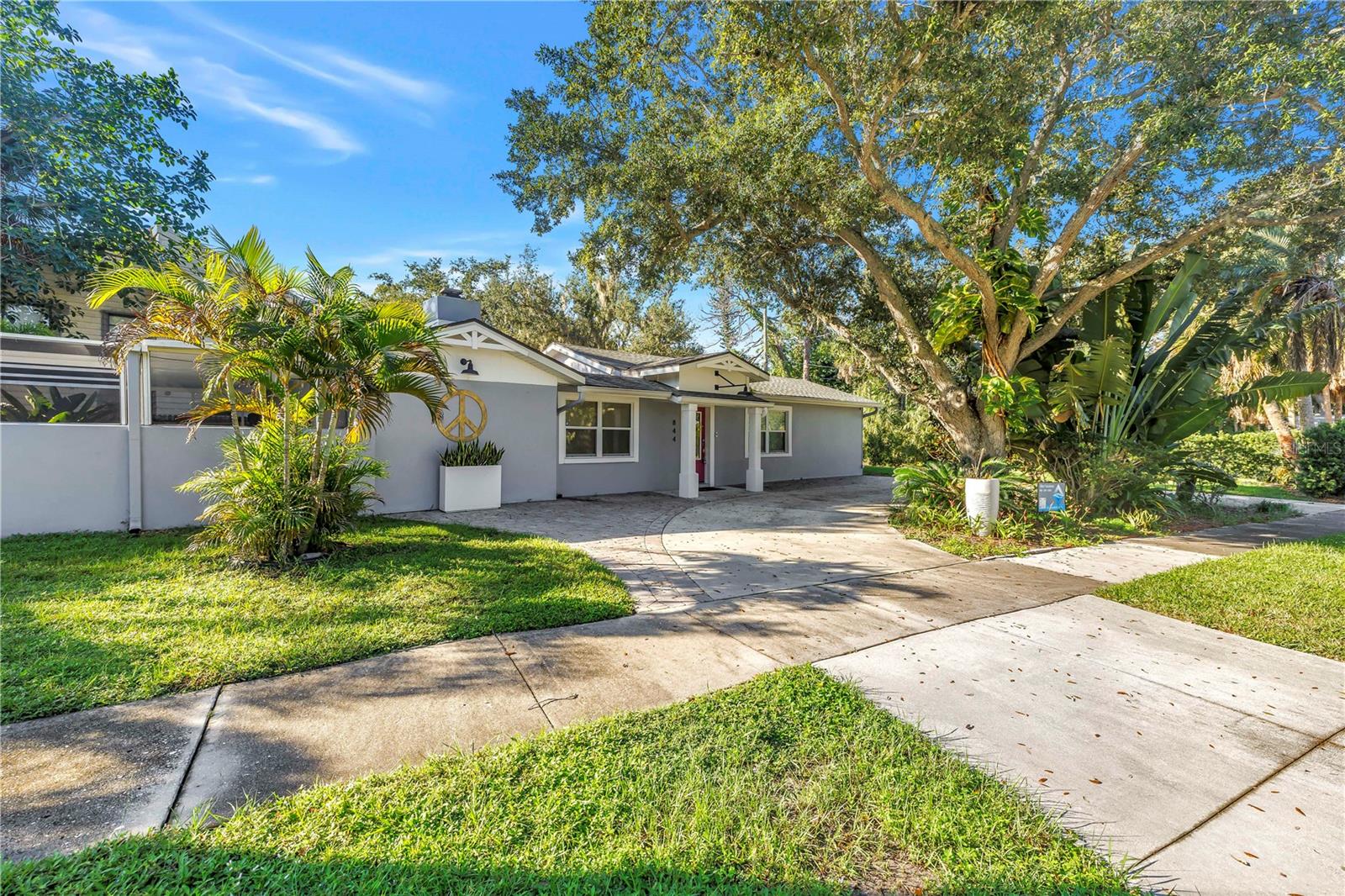 844 Patterson Dr — photo