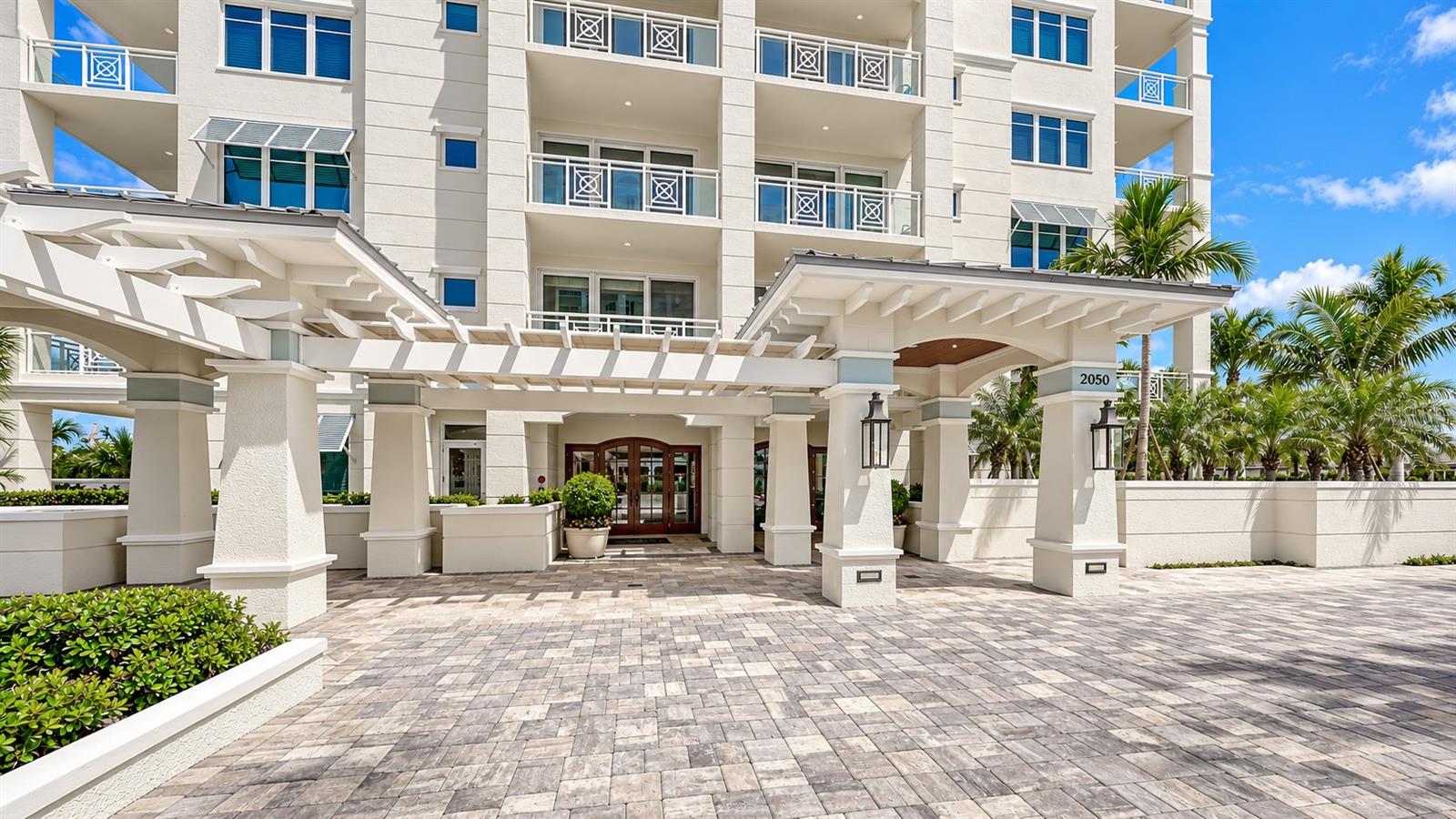 Home in Sarasota, FL 34236 — photo 2