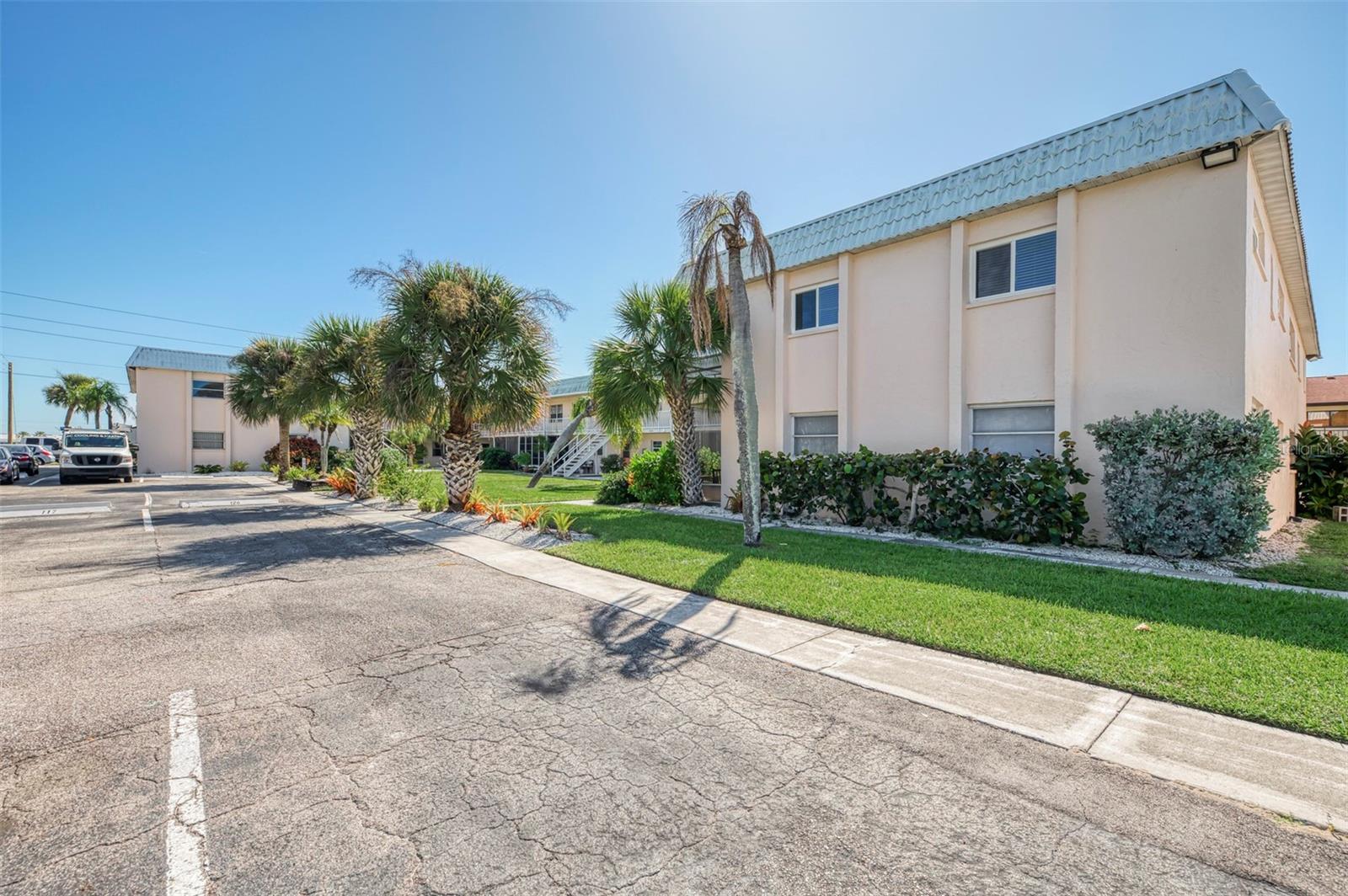 460 Base Avenue E #124, Venice, FL 34285 — photo 2