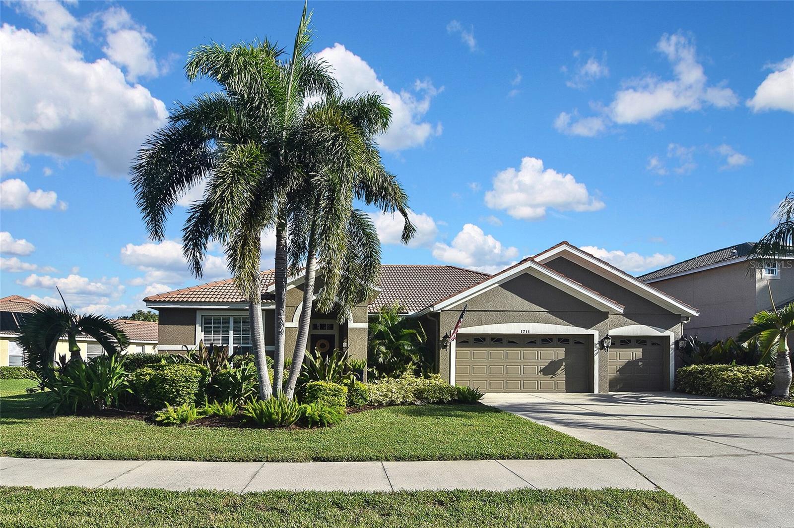 1711 Pinyon Pine Dr — photo
