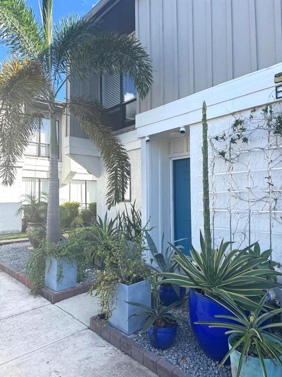4001 Beneva Rd #209 — photo