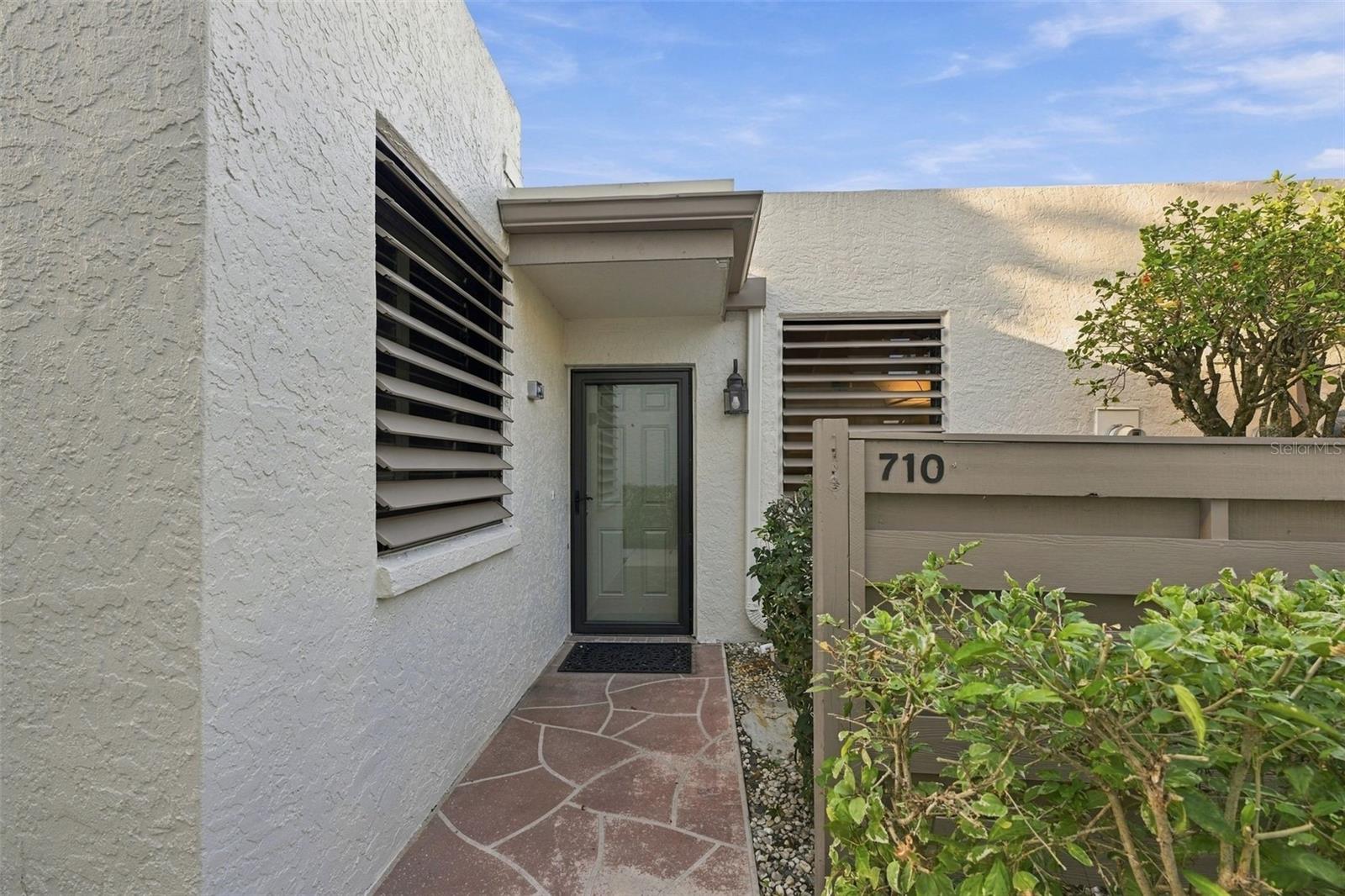 710 Oakview Dr #0 — photo