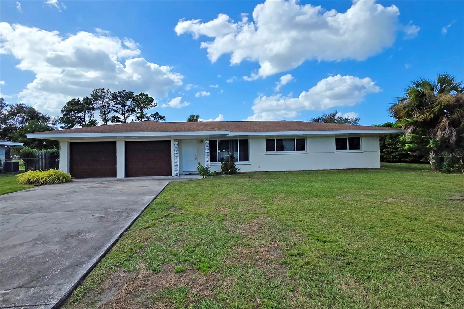 714 Magellan Dr — photo