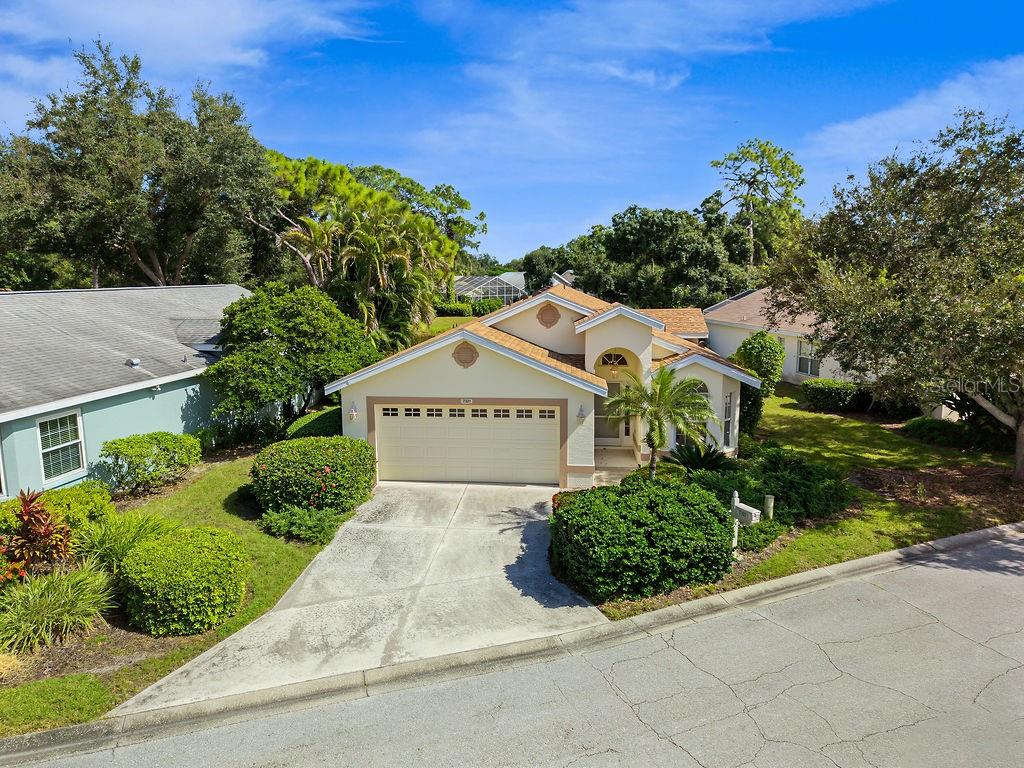 7321 Eleanor Cir — photo