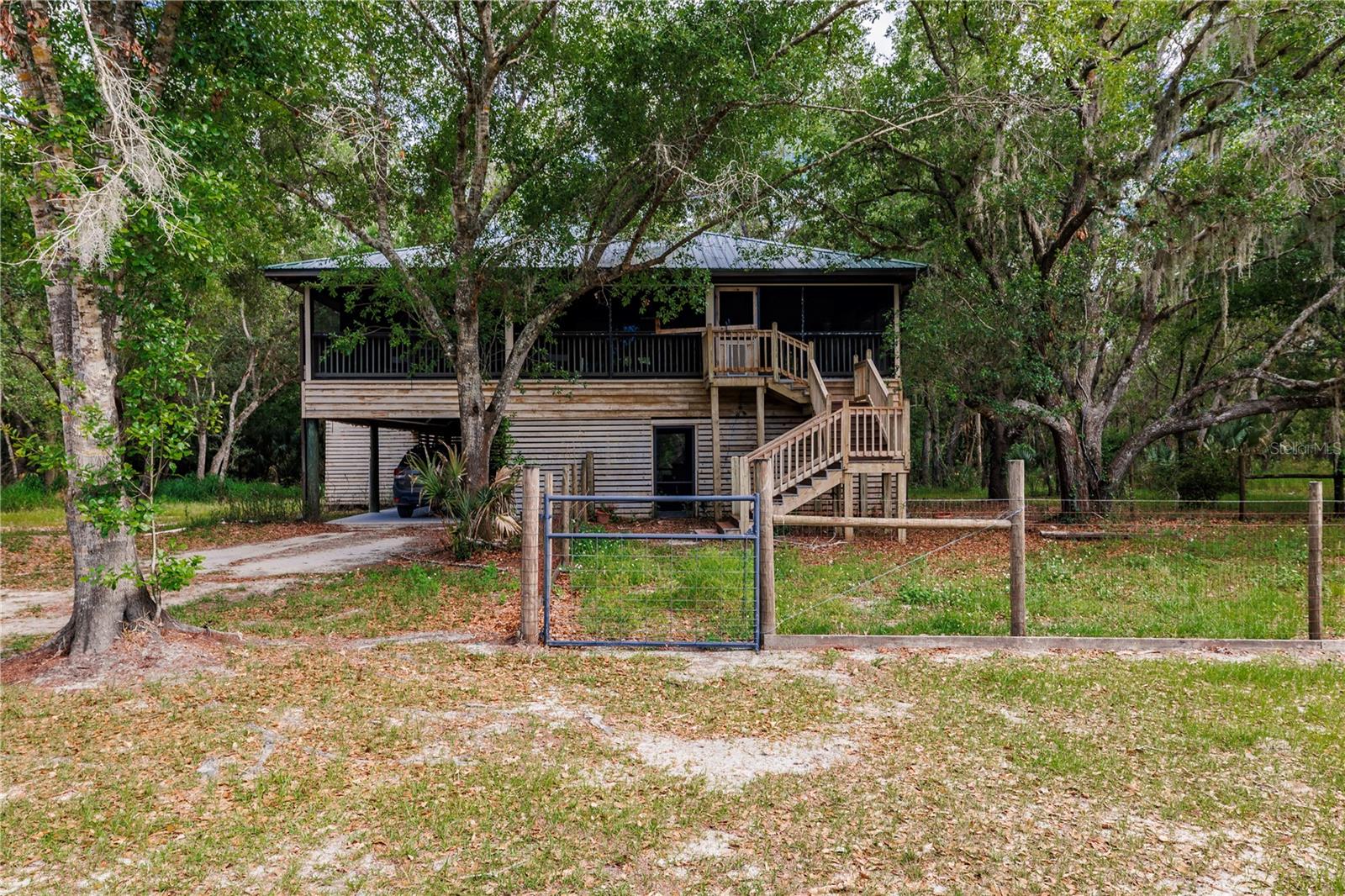 8056 SW Horse Creek Rd — photo