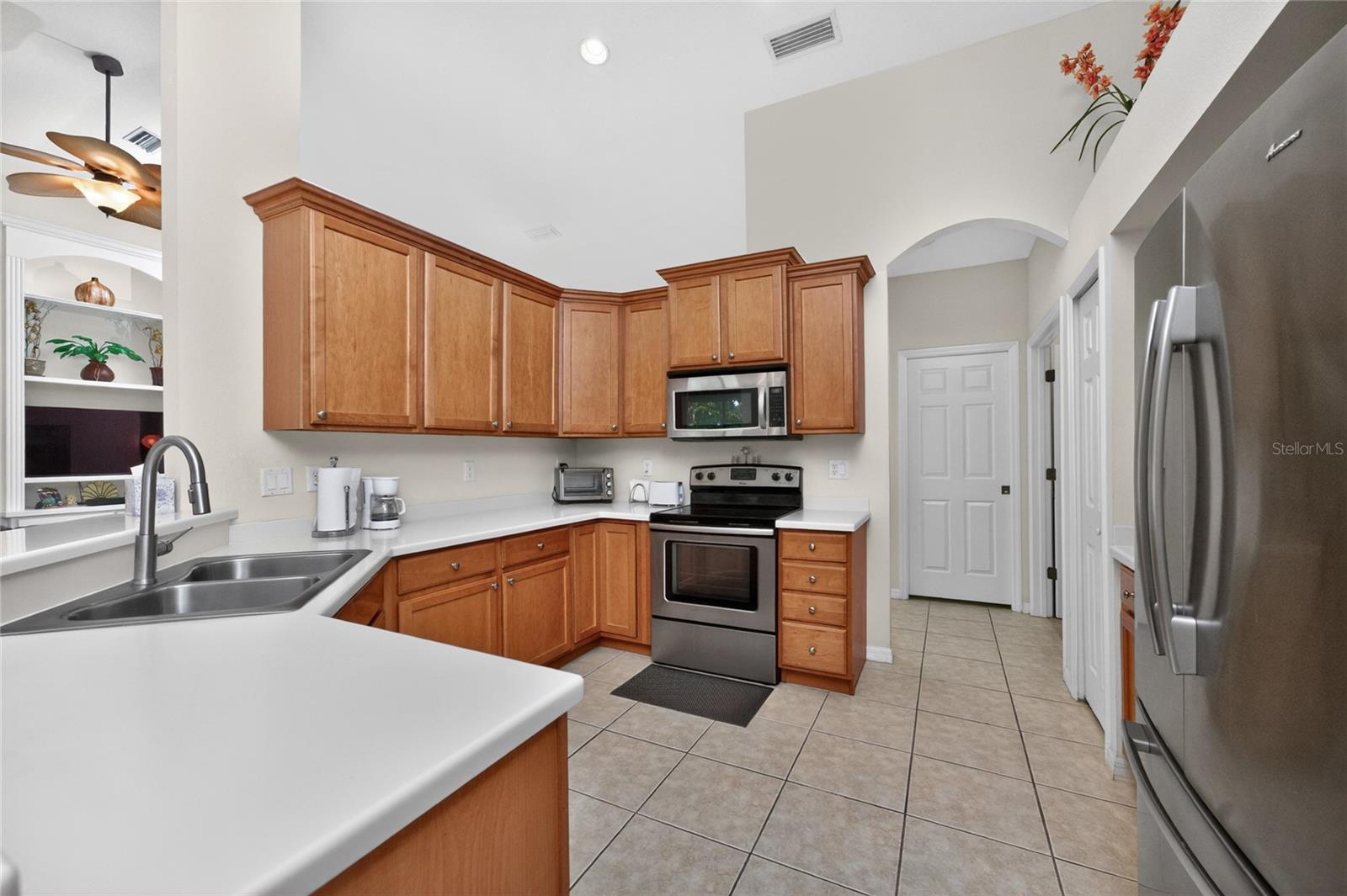 24416 Lakeview Pl — photo