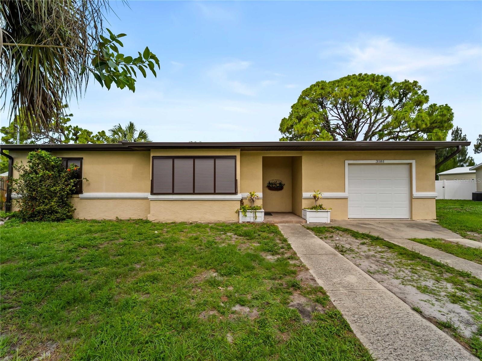 3181 Normandy Dr — photo