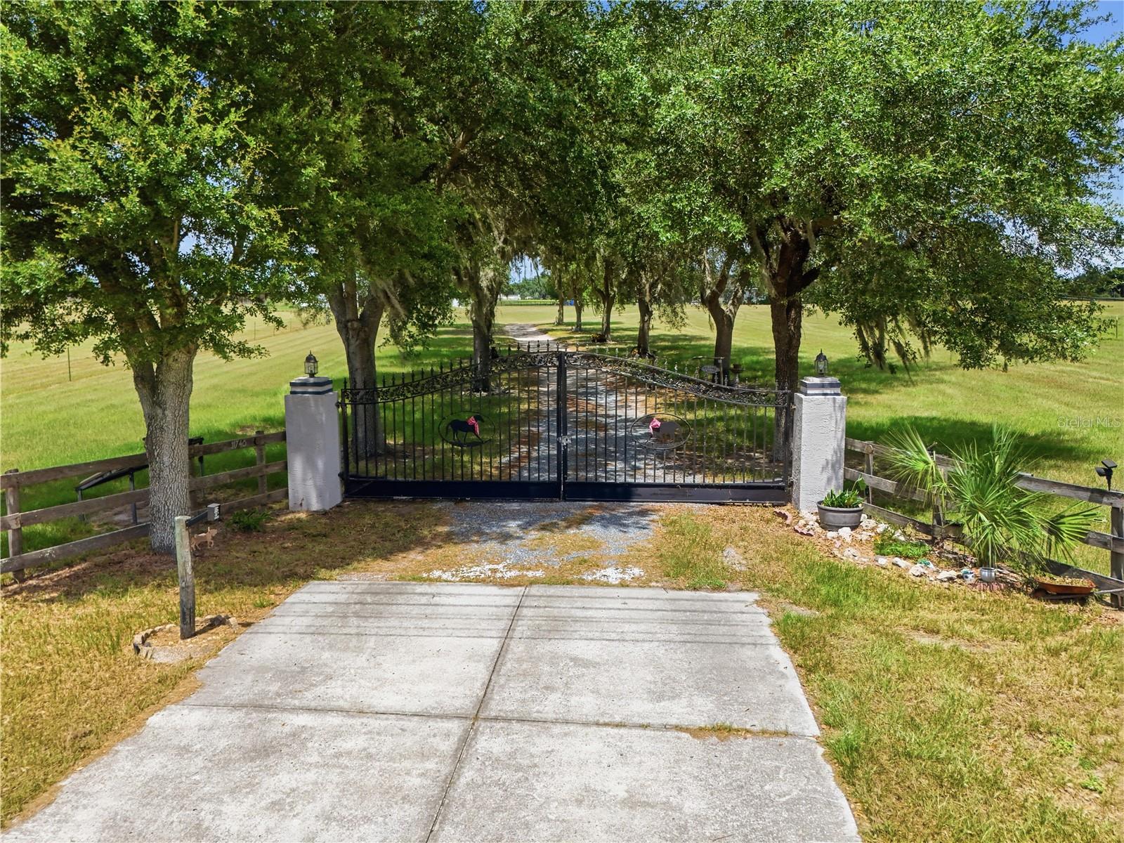 11748 NE Jacksonville Rd — photo