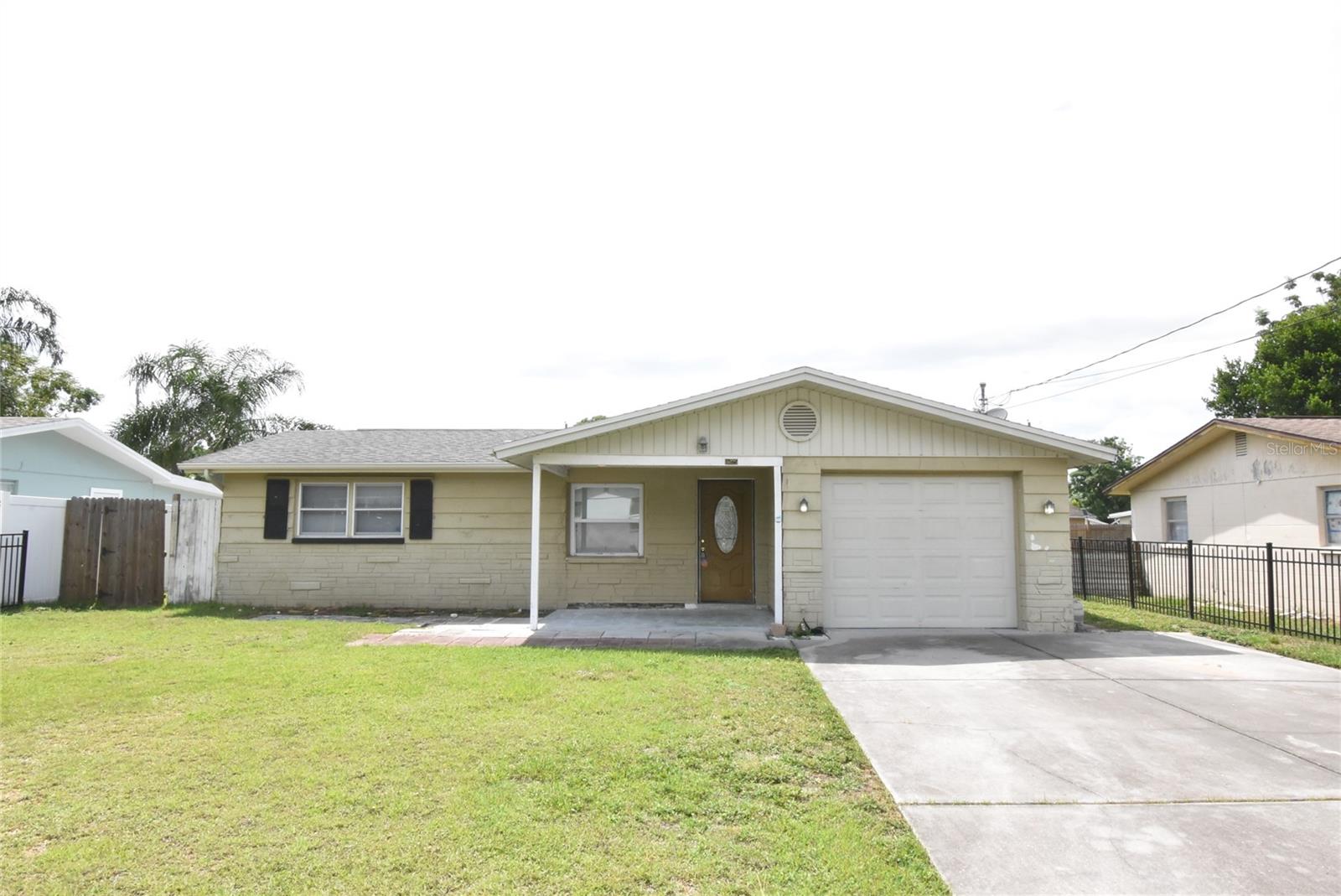 11025 Pickering Ln — photo