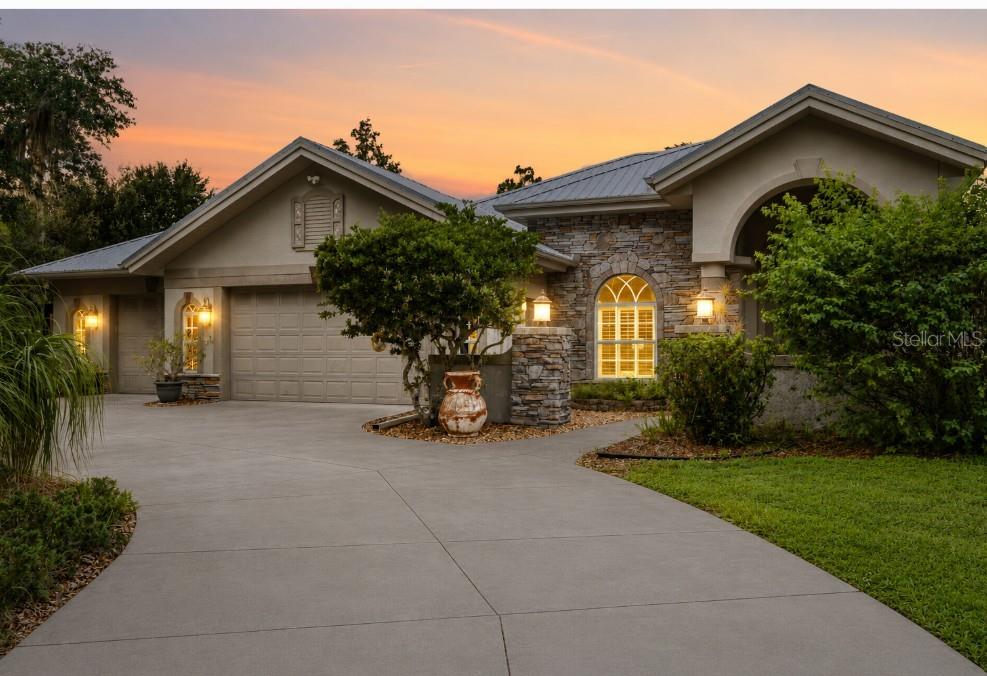 8596 SW Riverside Dr — photo