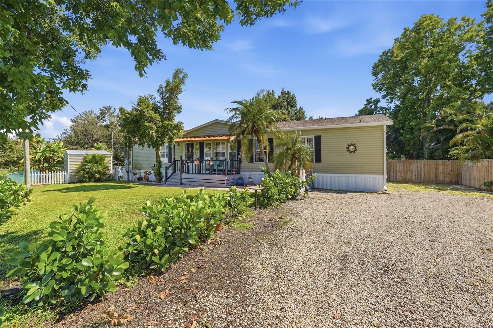 11806 SW Spring Lake Dr — photo