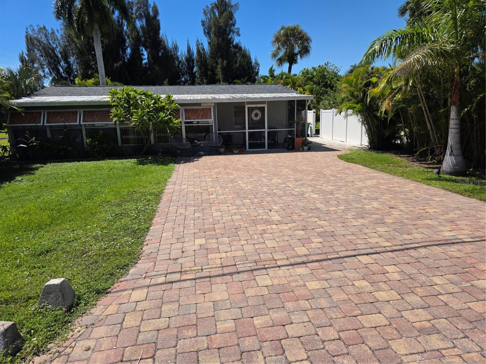 27429 Dutch Ave — photo