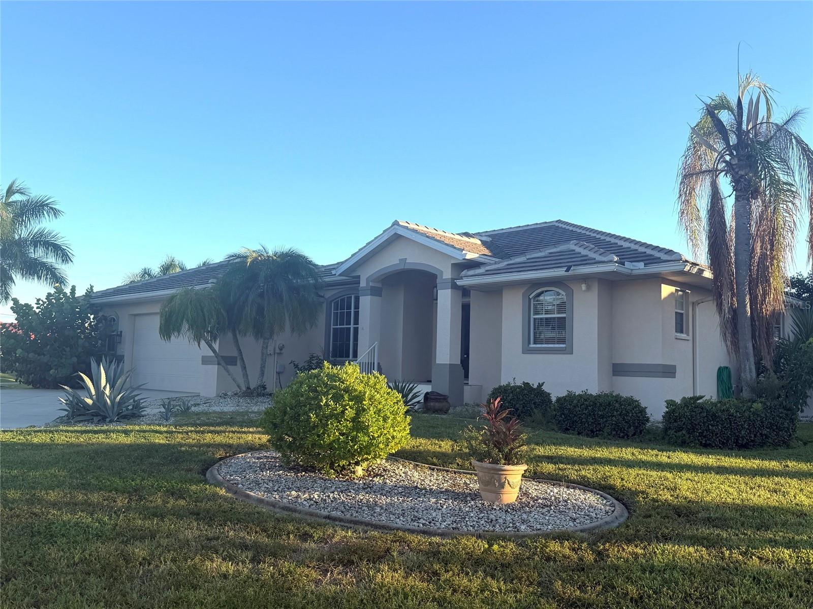 527 Saint Girons Ct — photo