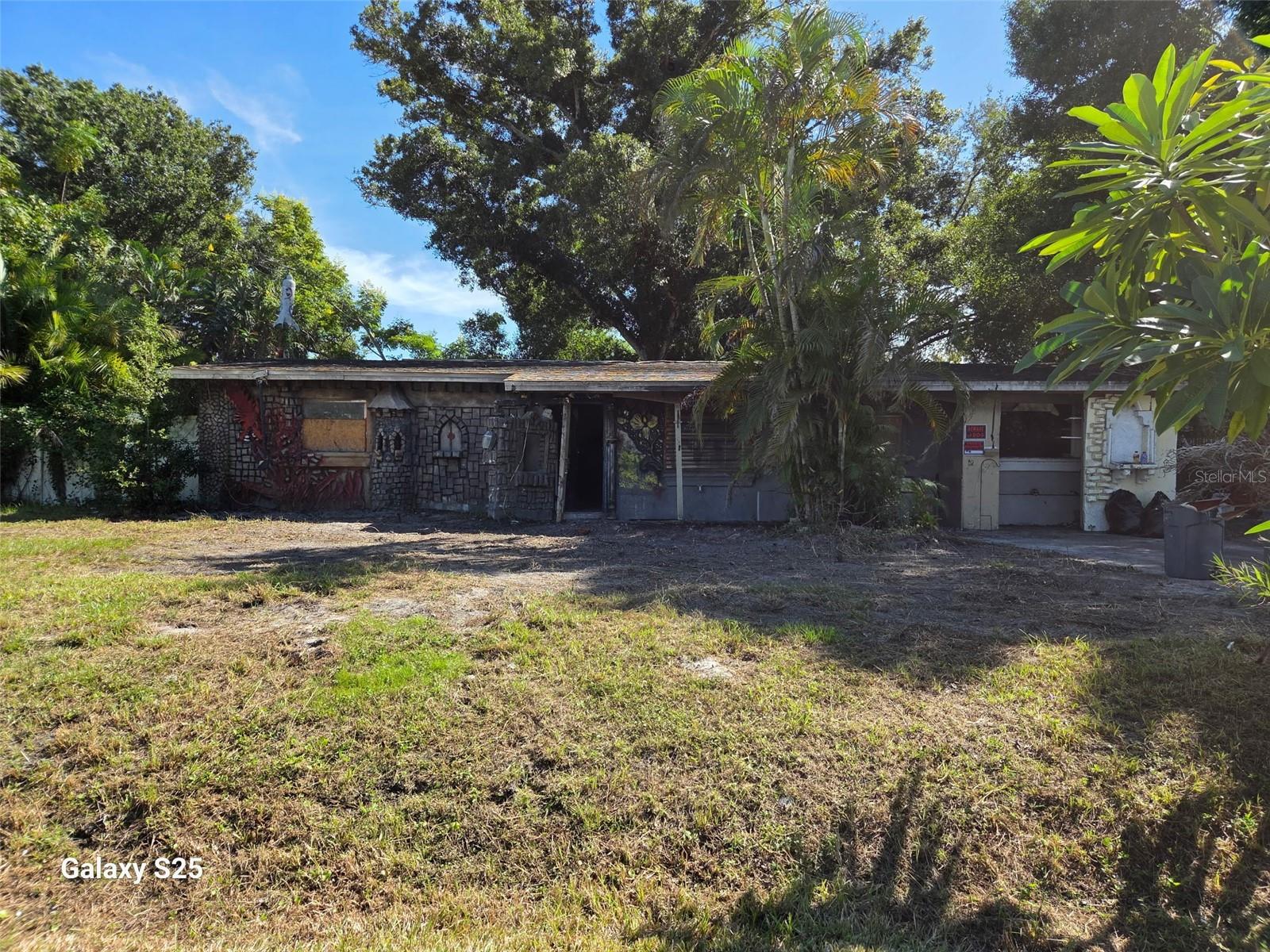 4044 S Mark Dr — photo