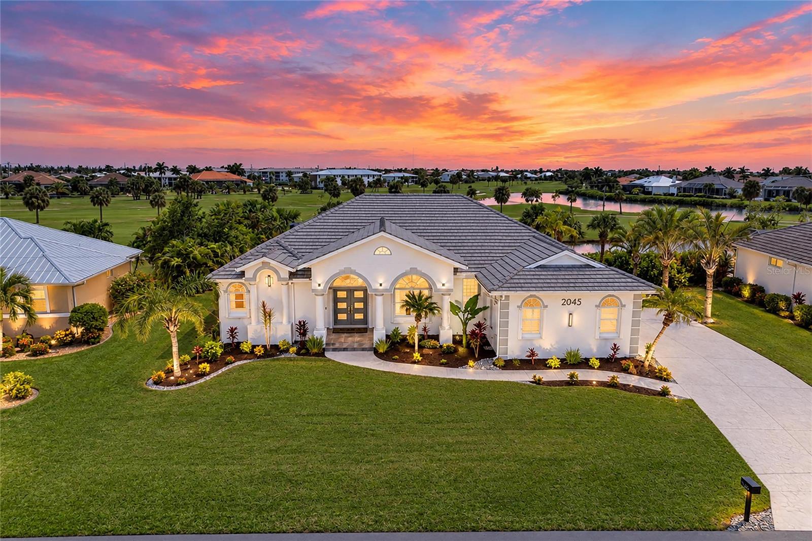 2045 Padre Island Dr — photo