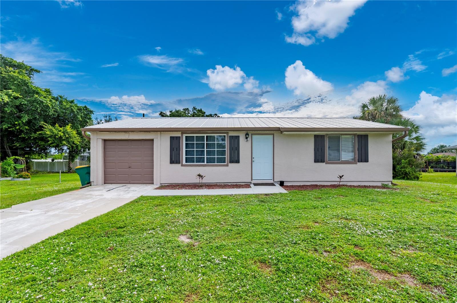 1218 Sultana St — photo