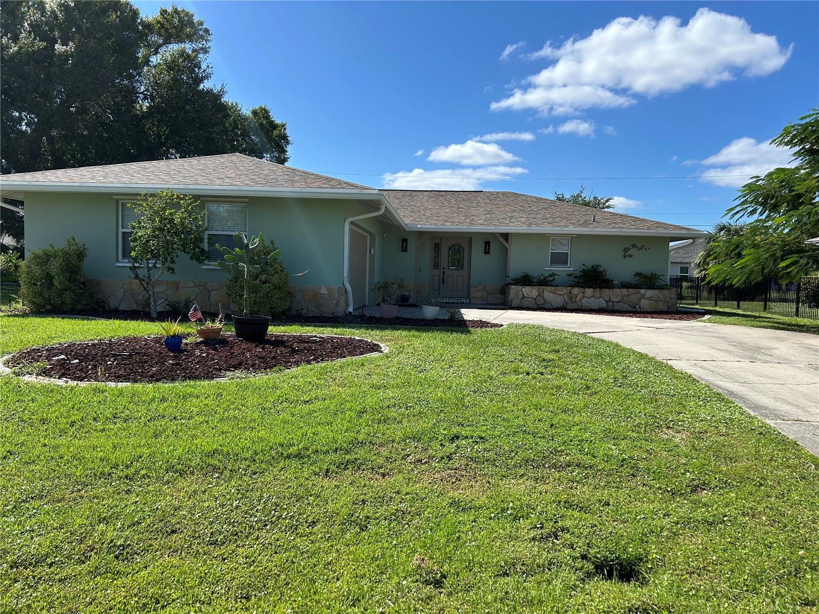 25226 Puerta Dr — photo